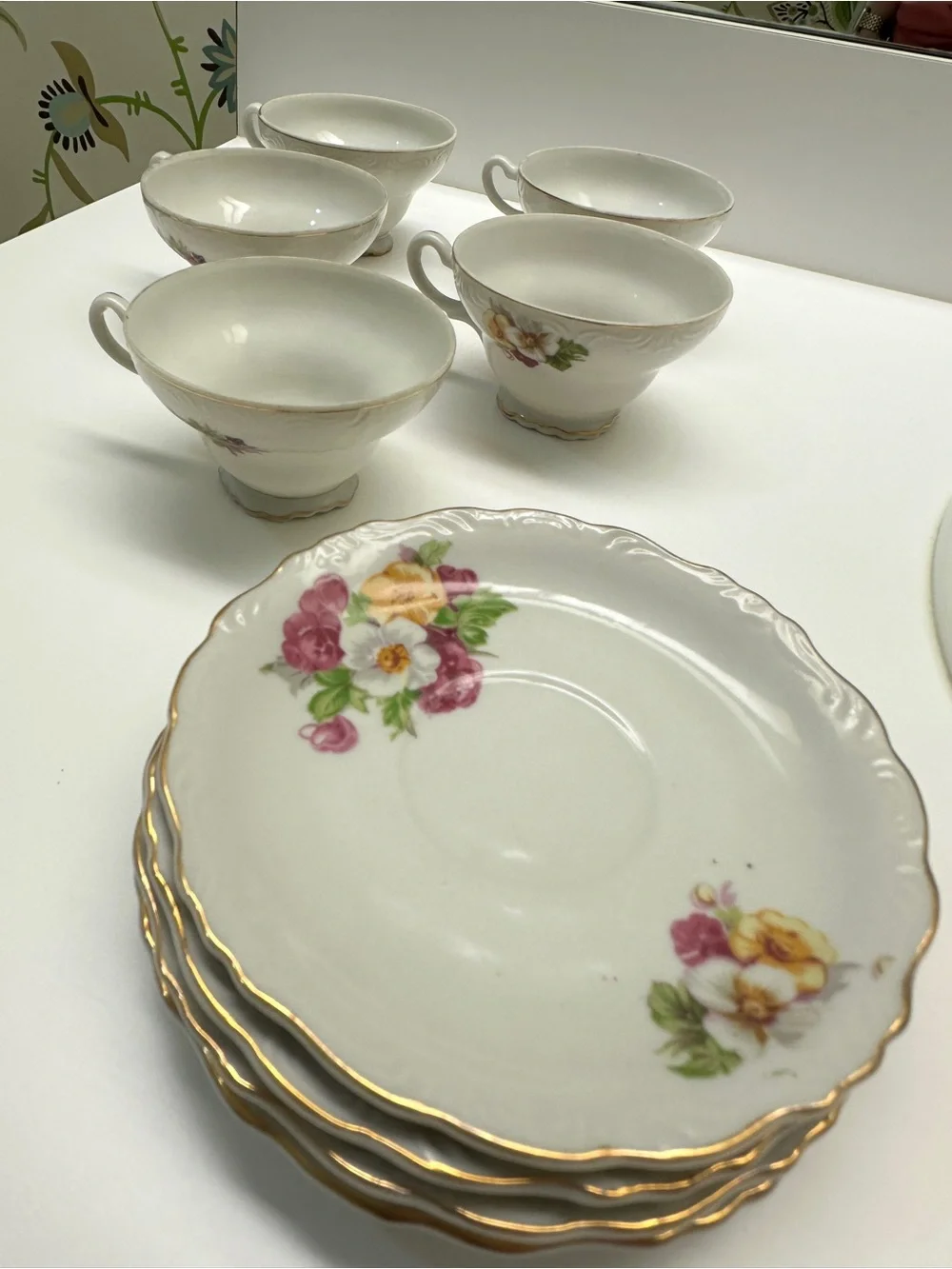 Vintage Floral Teacup with Gold Trim - Pink & Green Bouquet (5 cups, 4 saucers) - Picture 5 of 5